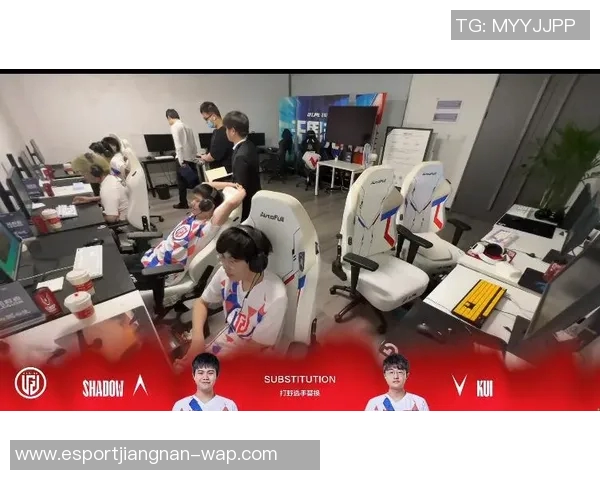 电竞实时数据深度解析FPX当前状态与历史表现的对比分析